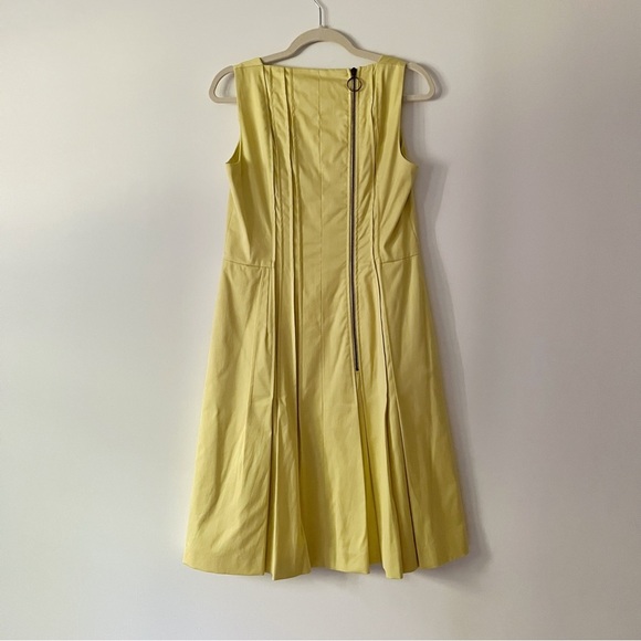 Akris Punto Pleated Yellow Lime Dress in Size 8 - Picture 2 of 7